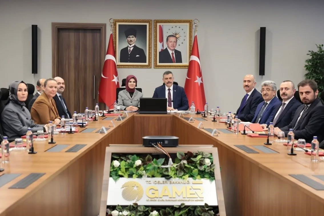 VALİ ELDİVAN, SOSYAL RİSK HARİTALARI TOPLANTISINA KATILDI