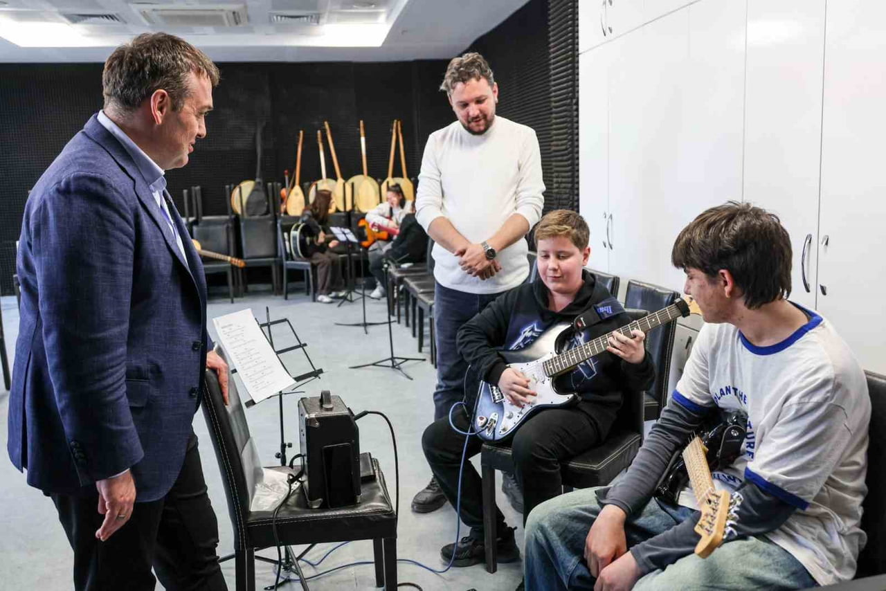 VALİ SÖZER GENÇLİK MERKEZİ'NDEKİ FAALİYETLERİ YERİNDE İNCELEDİ