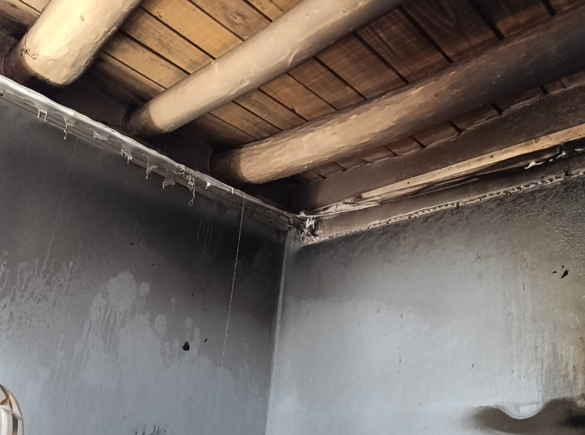 VAN'IN BAŞKALE İLÇESİNDE EVDE ÇIKAN YANGIN MADDİ HASARA YOL AÇTI.