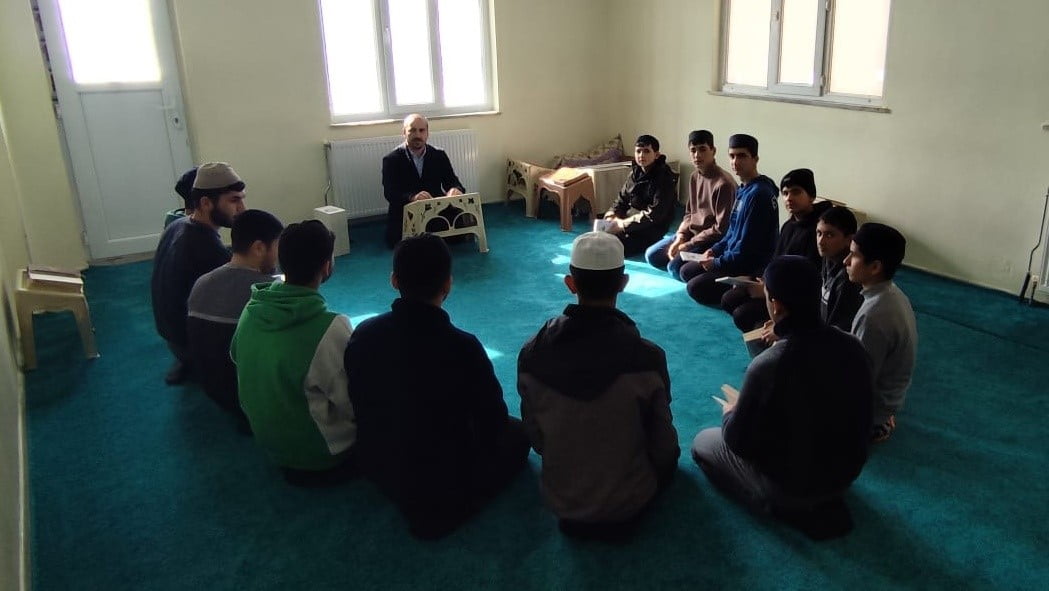 VAN'IN ÇALDIRAN MÜFTÜLÜĞÜ, İLÇEDE HAFIZLIK EĞİTİMİ ALAN ÖĞRENCİLERİN ÇOK YÖNLÜ GELİŞİMİNİ...