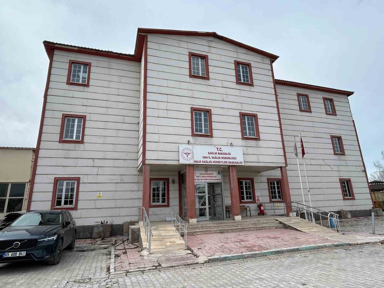 VAN İL SAĞLIK MÜDÜRLÜĞÜ HALK SAĞLIĞI HİZMETLERİ BAŞKAN YARDIMCISI UZMAN DR. EMİNE GÜLÇİN AY...