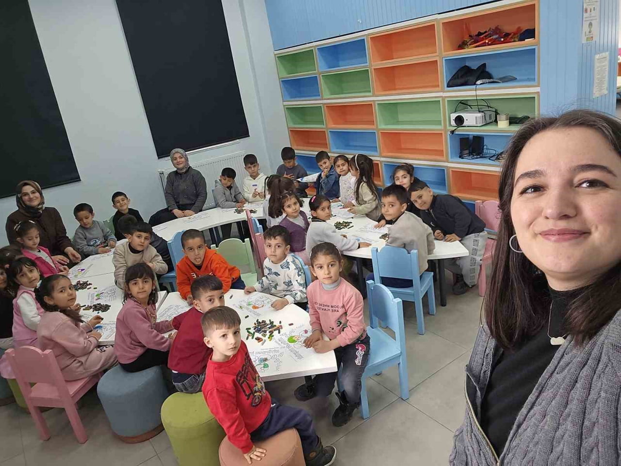 VAN’IN MURADİYE İLÇESİNDE KÜTÜPHANE HAFTASI DÜZENLENEN PROGRAMLA KUTLANDI.