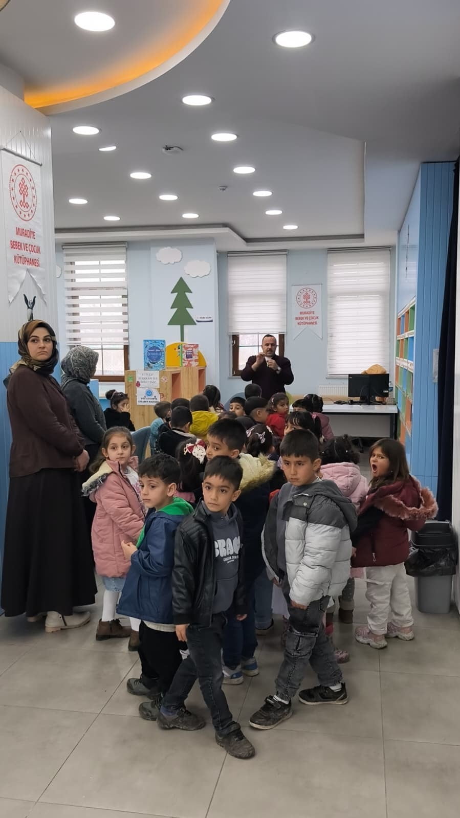 VAN’IN MURADİYE İLÇESİNDE KÜTÜPHANE HAFTASI DÜZENLENEN PROGRAMLA KUTLANDI.