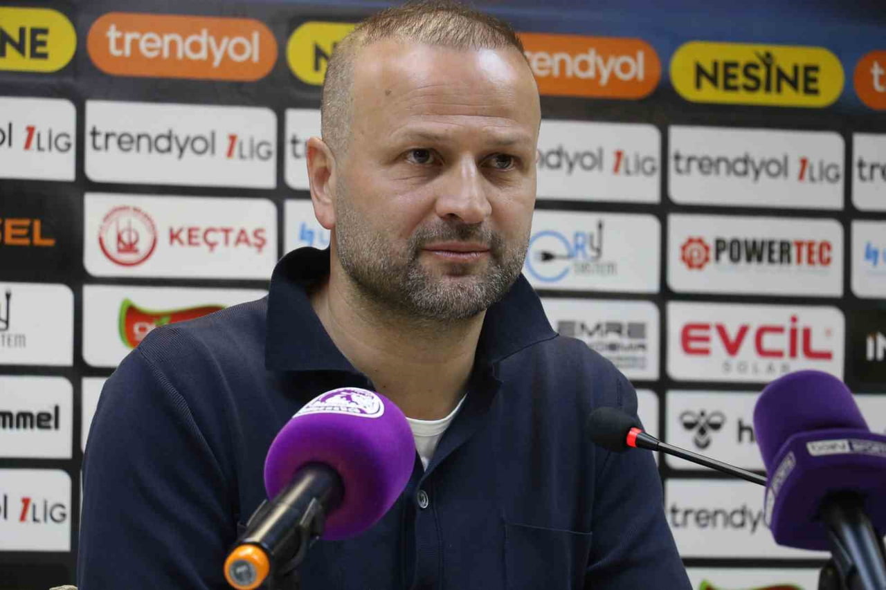 VANSPOR FK TEKNİK DİREKTÖRÜ OSMAN ZEKİ KORKMAZ, "MAÇA İYİ BAŞLAMADIK. GOLÜ YEDİKTEN SONRA OYUNUN...