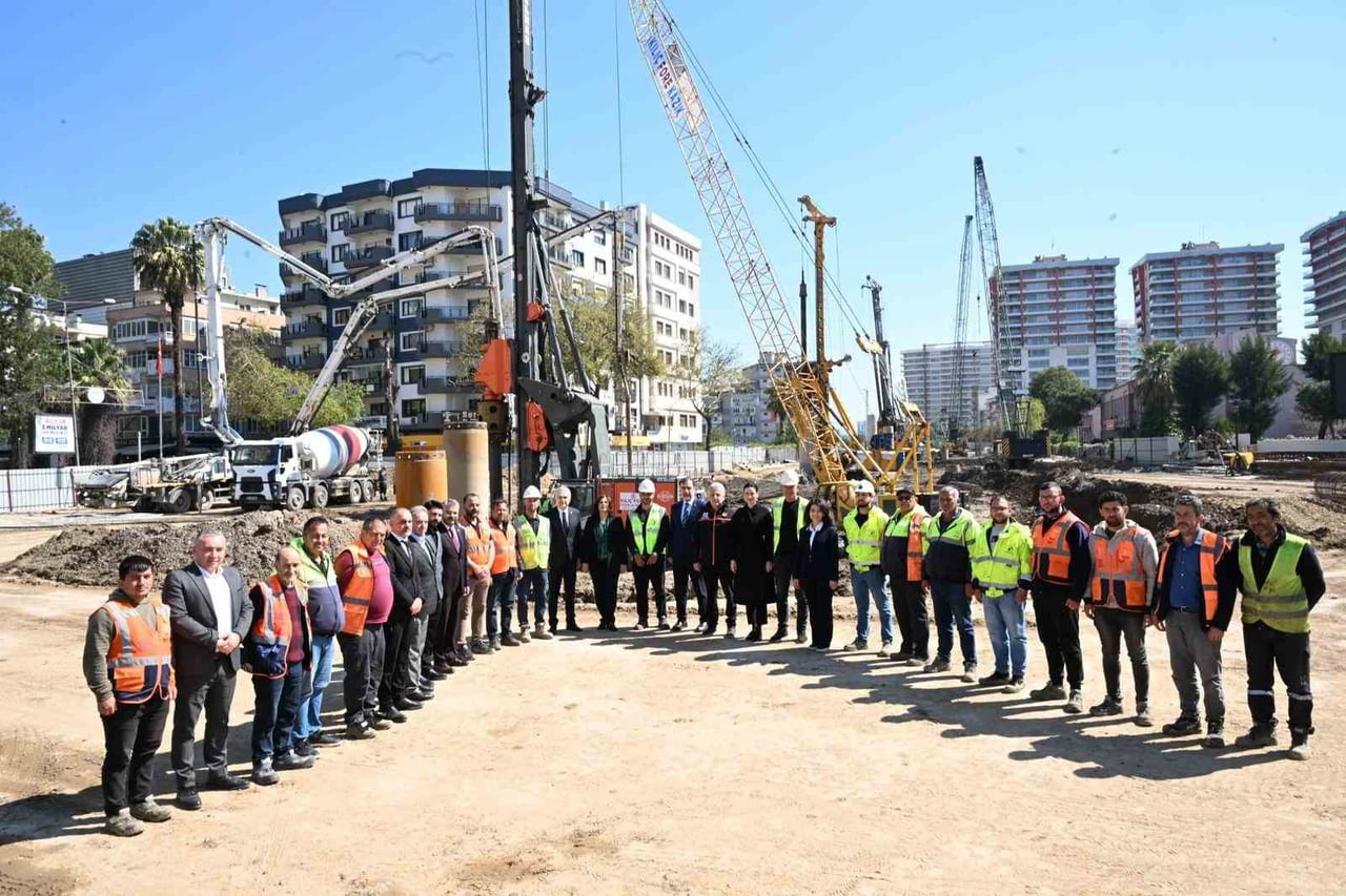 YENİ DÖRTYOL KÖPRÜLÜ KAVŞAĞI’NDA ÇALIŞMALAR DEVAM EDİYOR