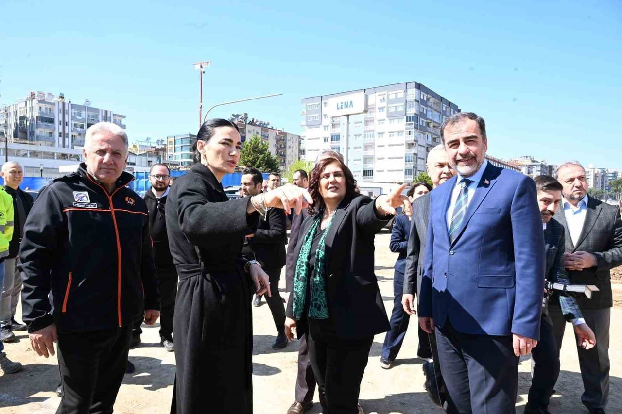 YENİ DÖRTYOL KÖPRÜLÜ KAVŞAĞI’NDA ÇALIŞMALAR DEVAM EDİYOR