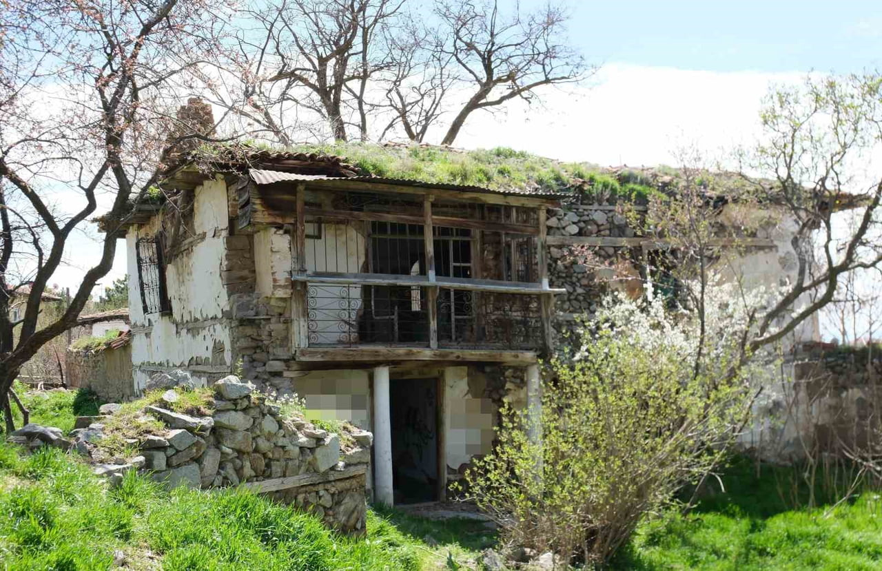 YENİCE MAHALLESİ’NDE, ZAİMAĞA KONAĞI’NIN ARKASINDA YER ALAN VE 2016 YILINDA MÜLK SAHİPLERİ...