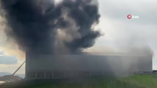 Yenimahalle'de mobilya fabrikasında yangın