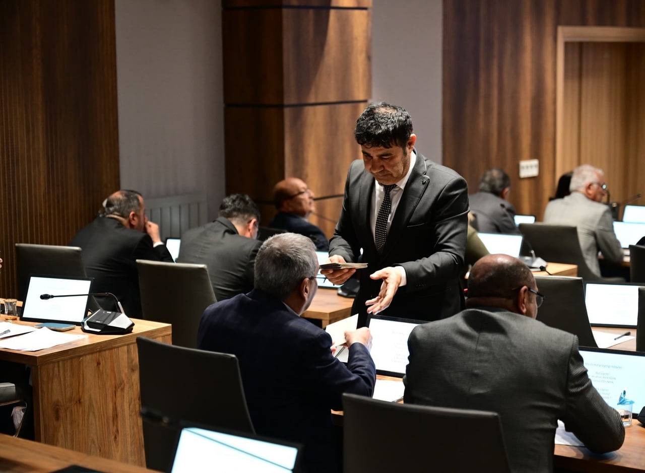 YEŞİLYURT BELEDİYE MECLİSİ’NDE BAŞKAN VEKİLLERİ, ENCÜMEN VE İHTİSAS KOMİSYONU ÜYELERİ BELLİ...