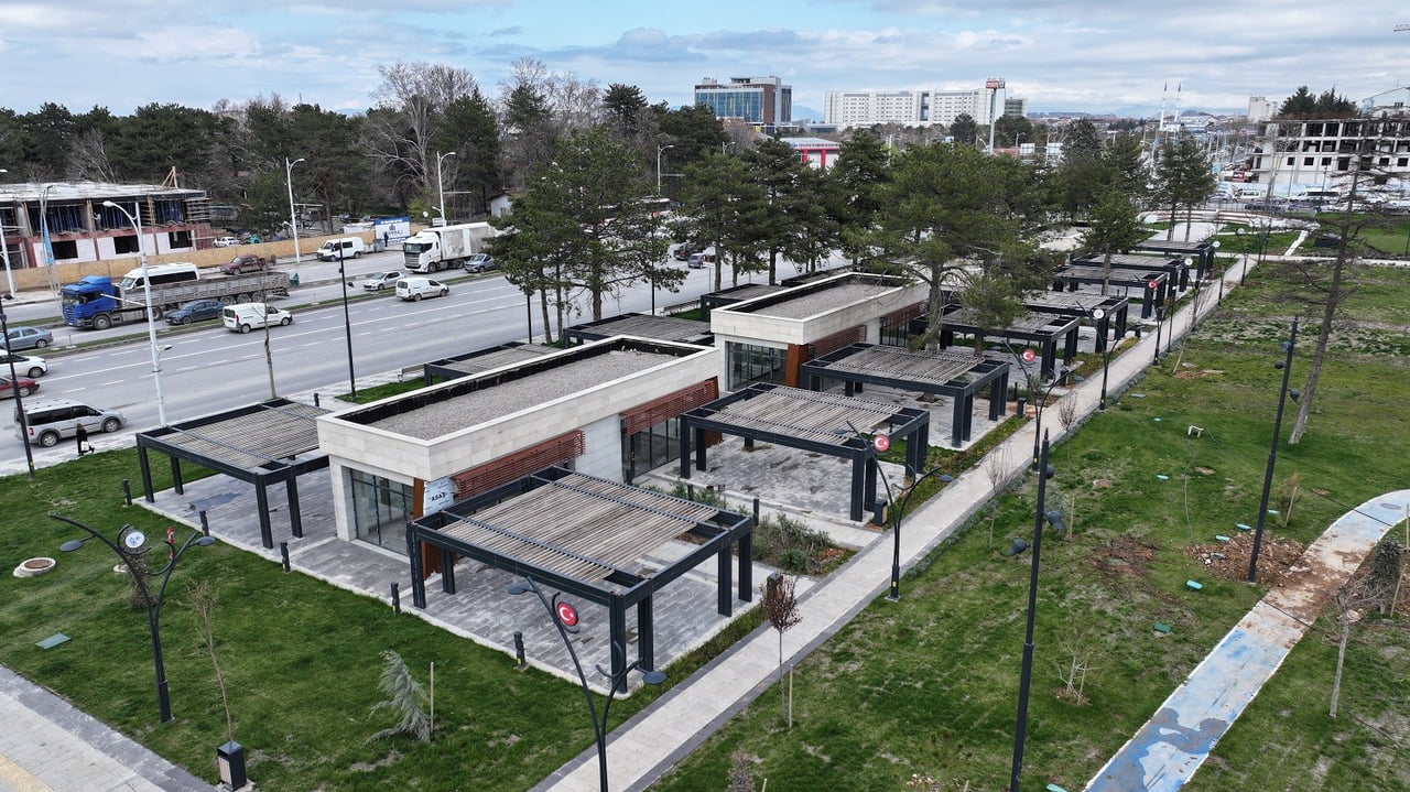 YEŞİLYURT BELEDİYESİ 8 TAŞINMAZI İHALEYLE KİRAYA VERECEK