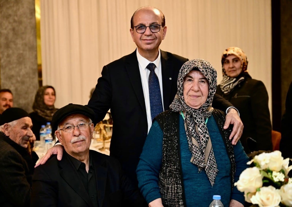 YEŞİLYURT’TA ‘BİR YASTIKTA YARIM ASIR’ ÖZEL PROGRAMINDA DUYGUSAL ANLAR YAŞANDI