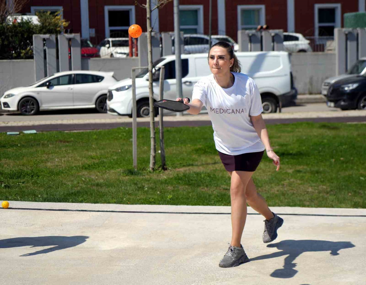 YOĞUN ÇALIŞMA TEMPOSUNA KISA BİR MOLA VEREN SAMSUN’DAKİ SAĞLIK ÇALIŞANLARI, ÖĞLE ARASINDA...