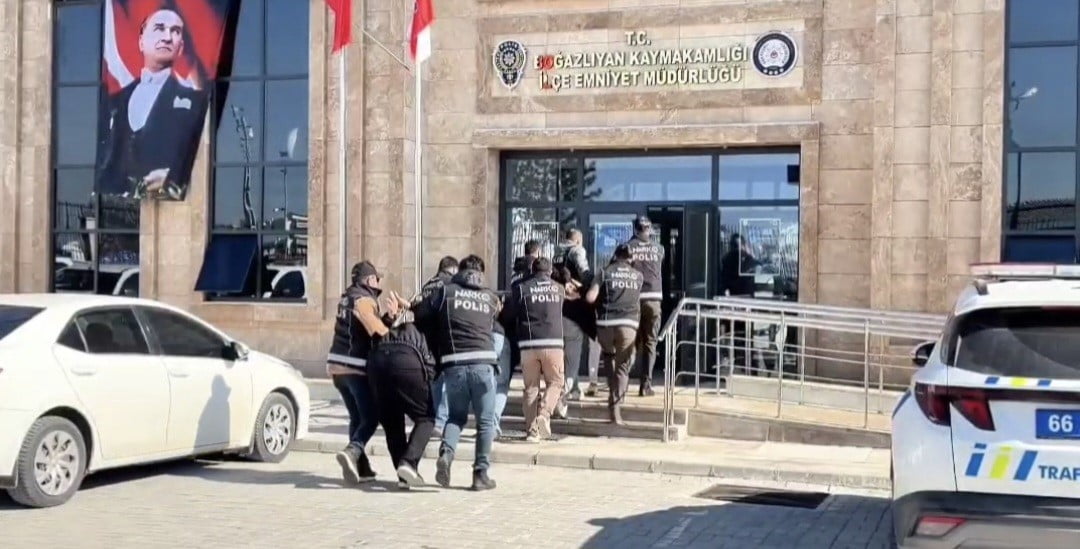 YOZGAT’IN BOĞAZLIYAN İLÇESİNDE DÜZENLENEN UYUŞTURUCU OPERASYONUNDA 3 ŞÜPHELİ GÖZALTINA...