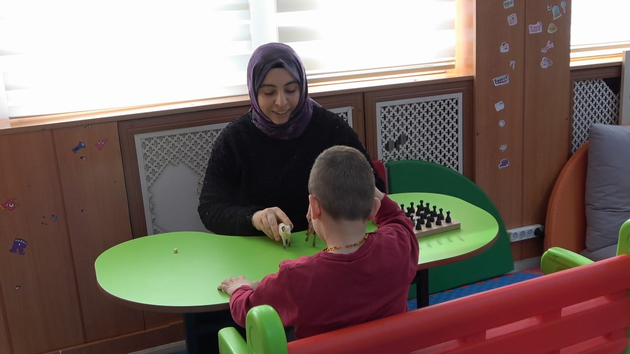 YOZGAT SAĞLIKLI HAYAT MERKEZİ, BÜNYESİNDE BARINDIRDIĞI ÇOCUK GELİŞİMİ BİRİMİYLE ÖZEL GEREKSİNİMLİ...