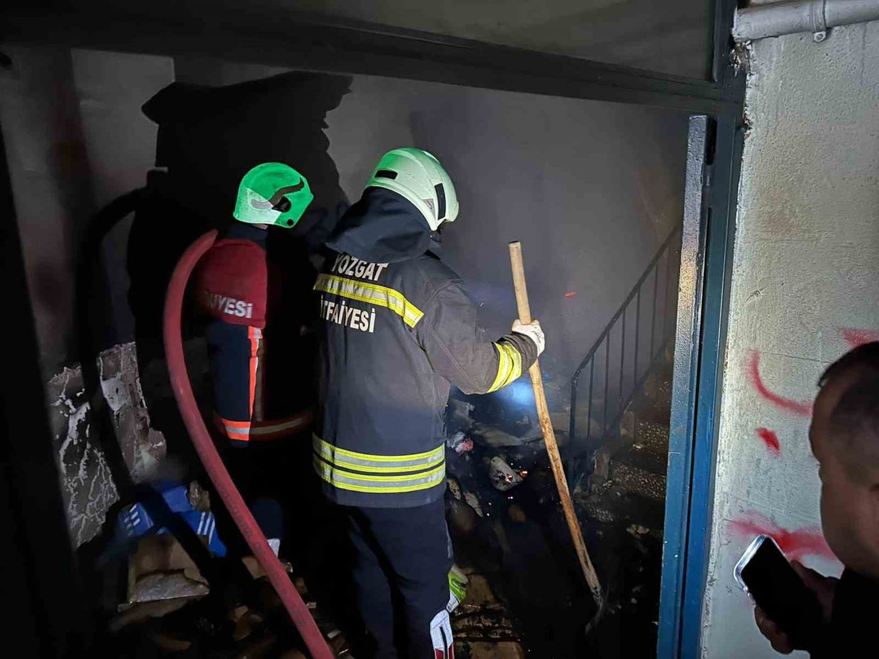 YOZGAT’TA METRUK BİNADA ÇIKAN YANGIN SÖNDÜRÜLDÜ.-