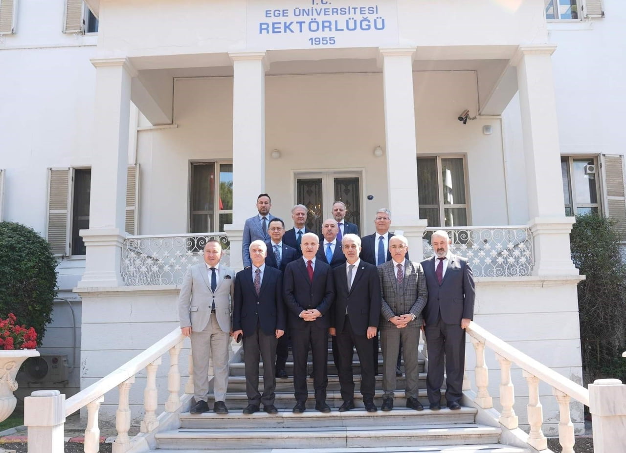 YÜKSEKÖĞRETİM KURULU (YÖK) İLE EGE BÖLGESİ SANAYİ ODASI (EBSO) ARASINDA ÜNİVERSİTE-SANAYİ İŞ...