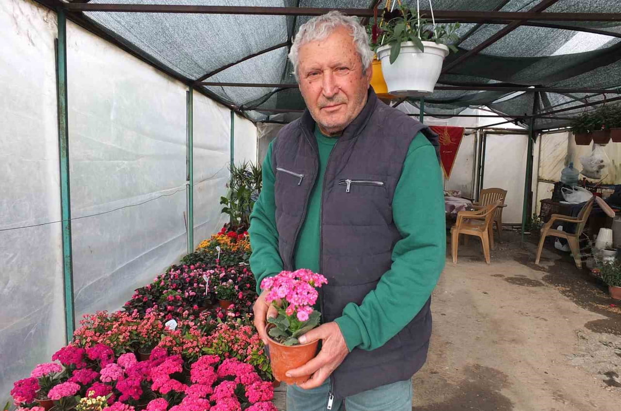 YUNUS GÖÇ VE ÇİÇEKLERİ