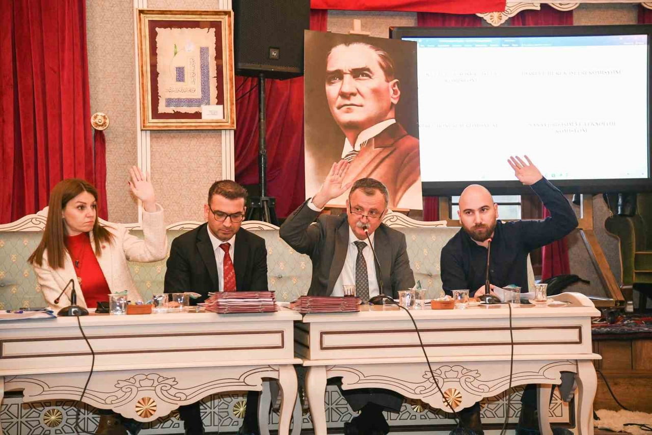 YUNUSEMRE BELEDİYESİ NİSAN AYI MECLİS TOPLANTISI’NDA 46 GÜNDEM MADDESİ GÖRÜŞÜLEREK KARARA...