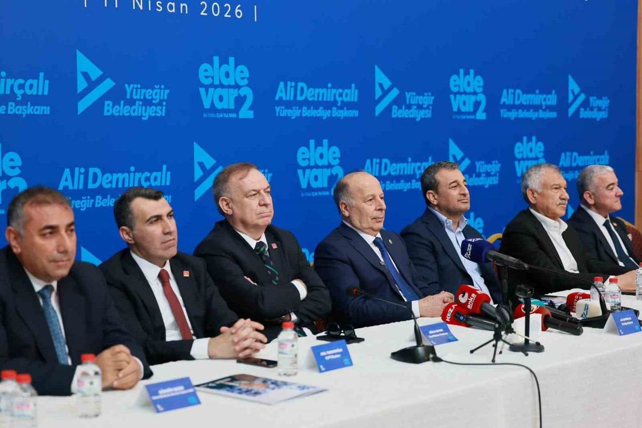 YÜREĞİR BELEDİYE BAŞKANI ALİ DEMİRÇALI, GÖREVDEKİ İKİ YILLIK HİZMET SÜRECİNİ DÜZENLENEN BASIN...