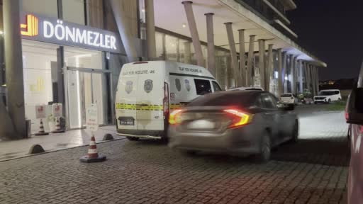 Zeytinburnu’nda eski koca dehşeti: Kızını öldürdü, eski eşini ağır yaraladı