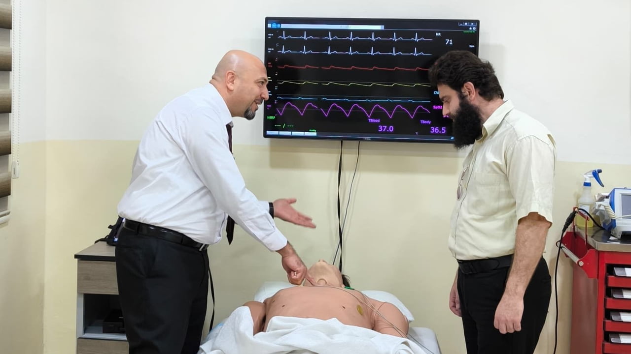 ZİYARET KAPSAMINDA AKADEMİK İŞ BİRLİĞİ VE DERS VERME FAALİYETLERİ YÜRÜTÜLÜRKEN, İKİ ÜNİVERSİTE...