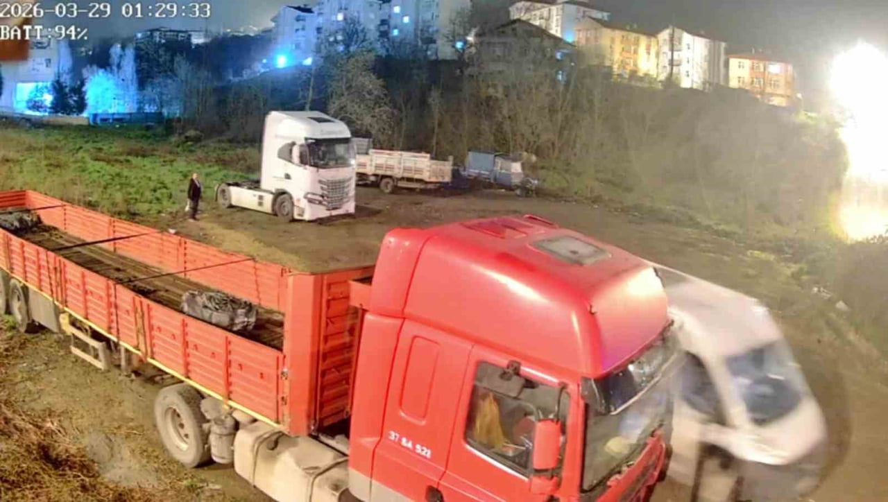 ZONGULDAK'IN EREĞLİ İLÇESİNDE ÇALIŞTIĞI FİRMAYA AİT TIRI ARKADAŞIYLA BİRLİKTE ÇALARAK SATMAYA...