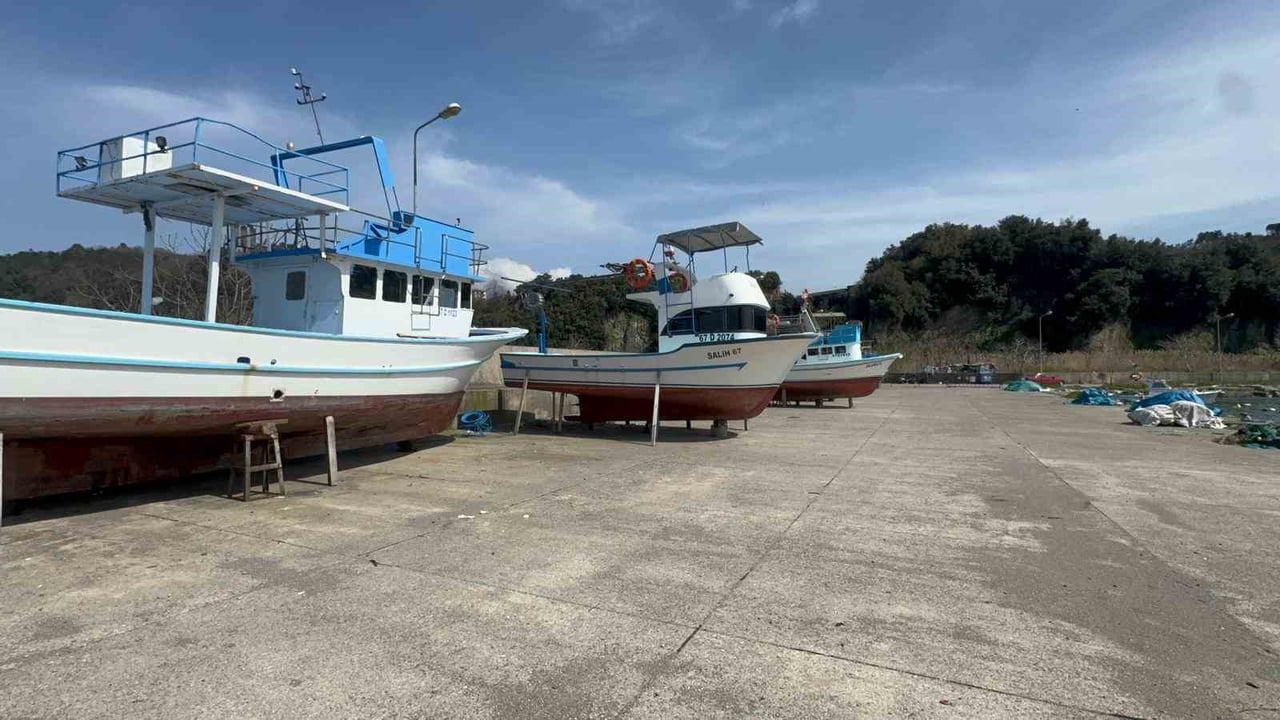 ZONGULDAK (İHA) - ZONGULDAK'TA DA BU YILKİ AV MEVSİMİNDEN İSTEDİĞİNİ BULAMAYAN BALIKÇILAR, AV...