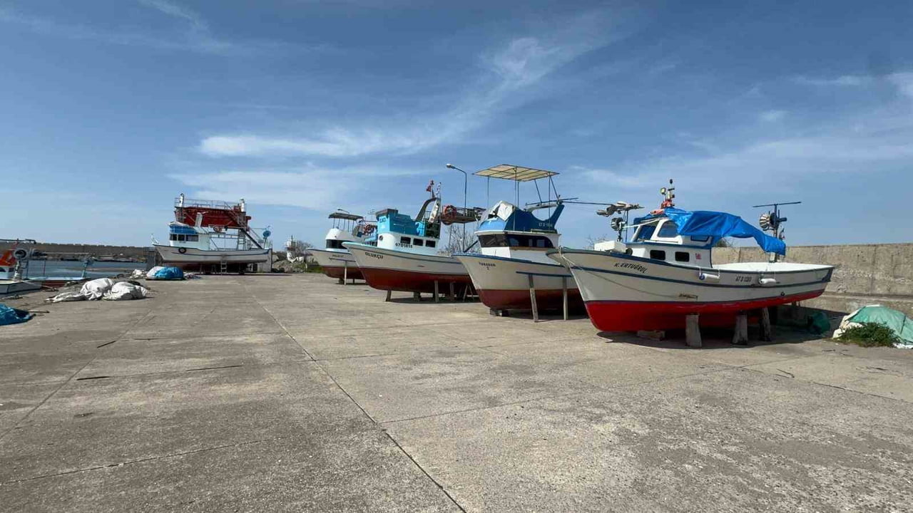 ZONGULDAK (İHA) - ZONGULDAK'TA DA BU YILKİ AV MEVSİMİNDEN İSTEDİĞİNİ BULAMAYAN BALIKÇILAR, AV...