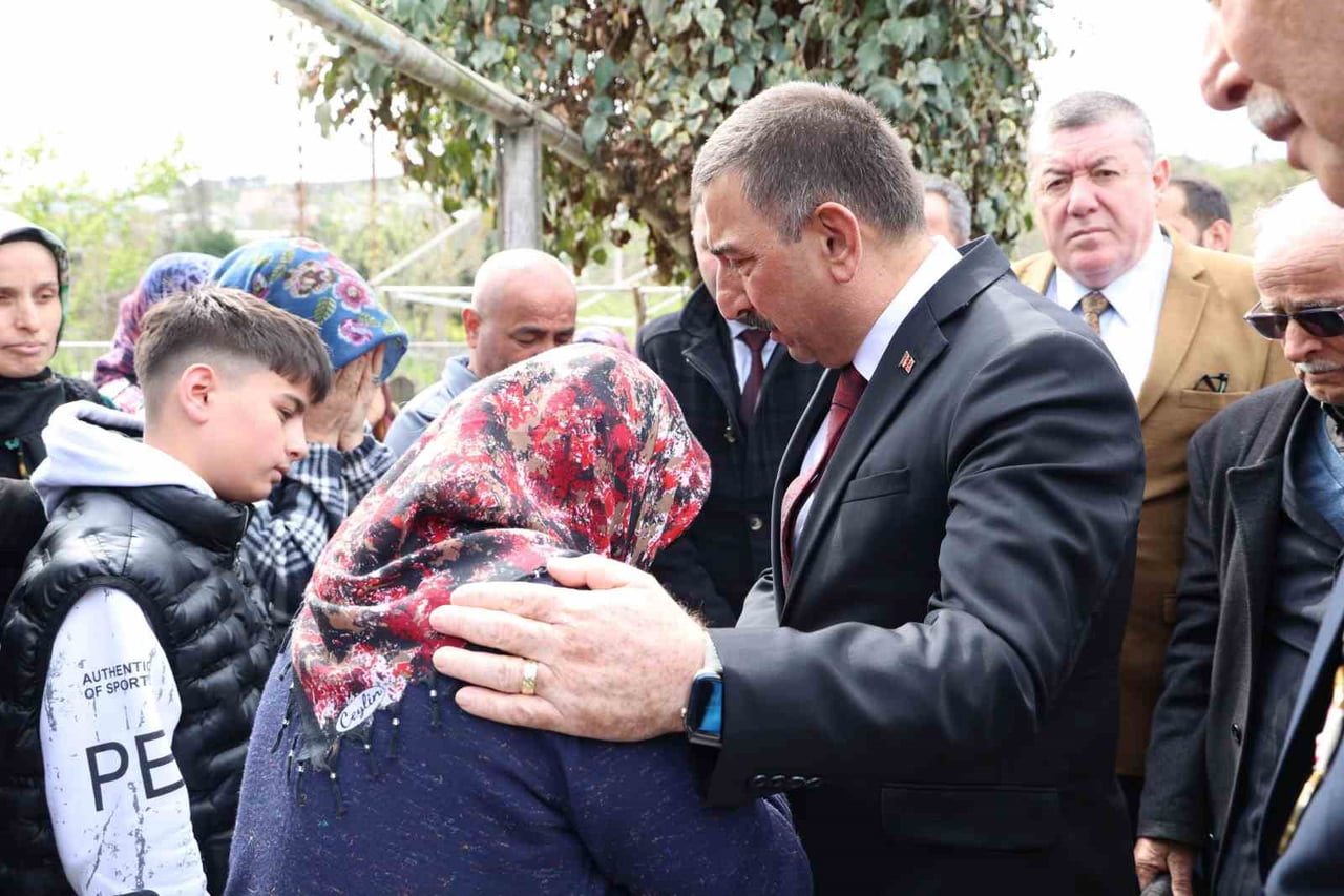 ZONGULDAK (İHA) - ZONGULDAK VALİSİ OSMAN HACIBEKTAŞOĞLU, GEÇTİĞİMİZ GÜNLERDE HAYATINI KAYBEDEN 12...