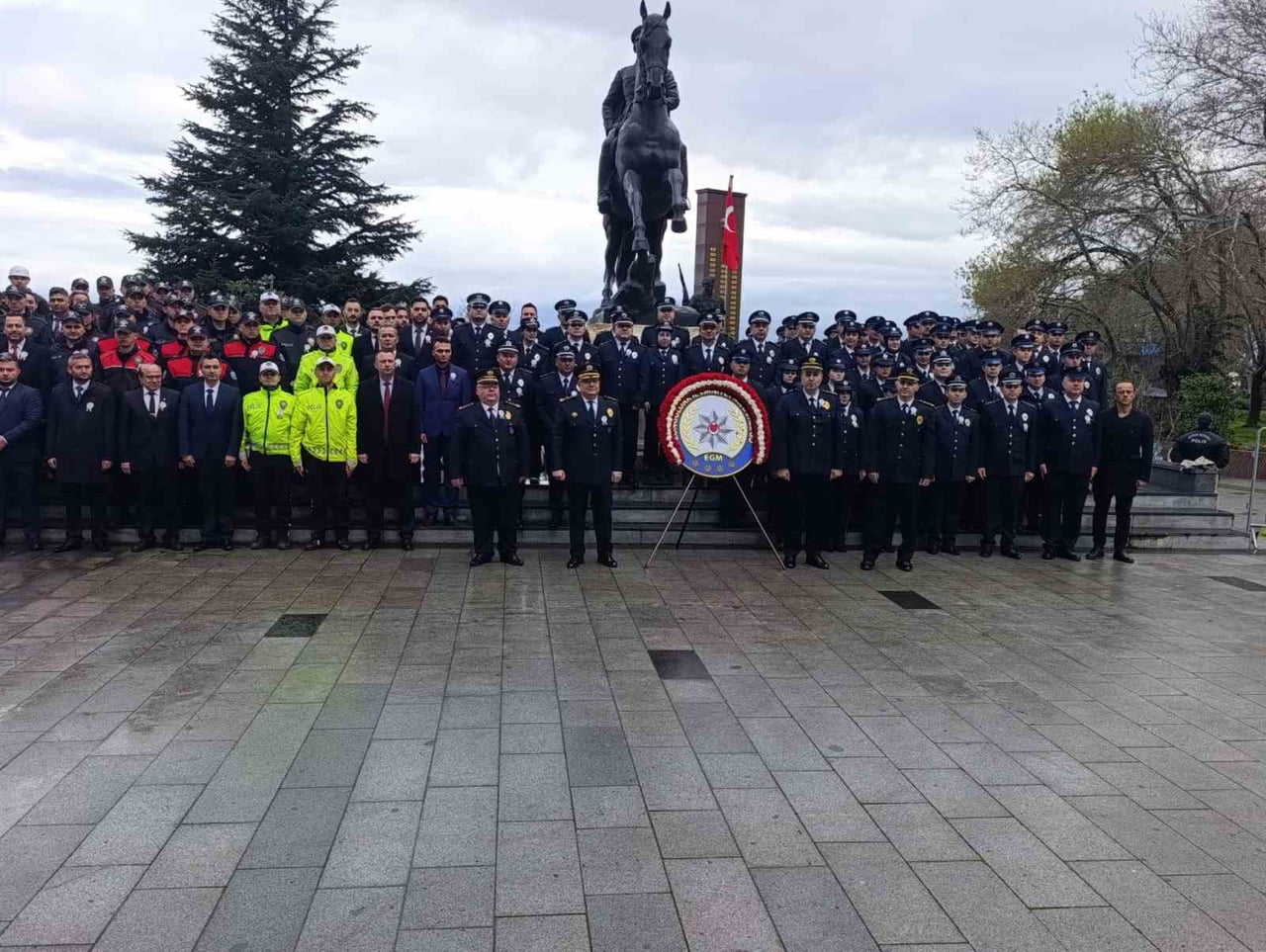 ZONGULDAK’TA TÜRK POLİS TEŞKİLATI’NIN 181’İNCİ KURULUŞ YIL DÖNÜMÜ, DÜZENLENEN ANLAMLI TÖRENLE...