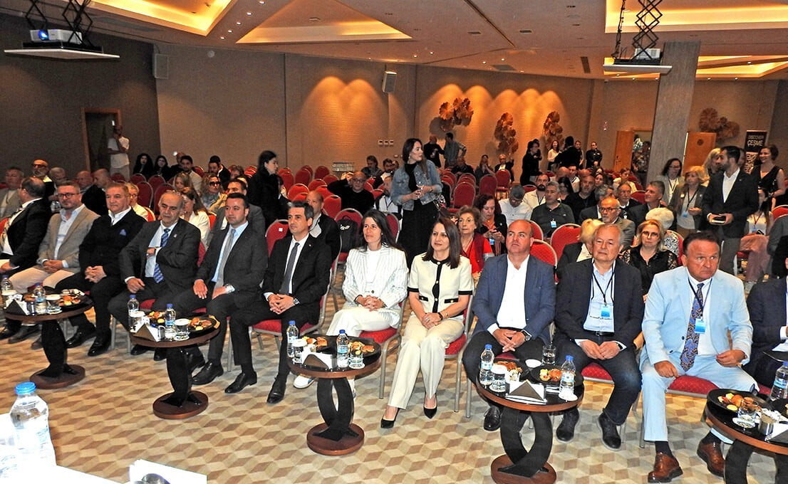 1. ÇEŞME TURİZM ZİRVESİ GERÇEKLEŞTİRİLDİ