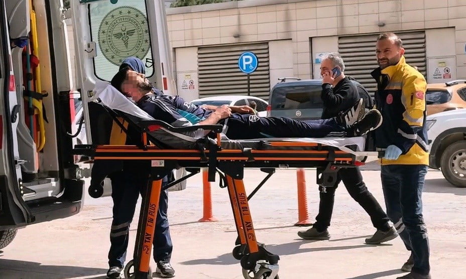 1 MİLİMLE HAYATA TUTUNDU… BURSA’DA BIÇAKLI KAVGADA 1 KİŞİ YARALANDI