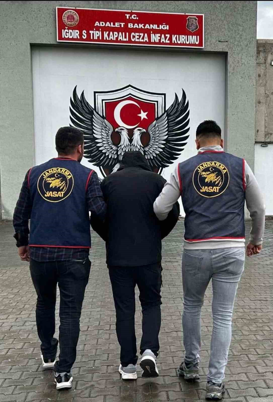 15 YIL HAPİS CEZASI BULUNAN KAÇAKÇILIK ZANLISI YAKALANDI