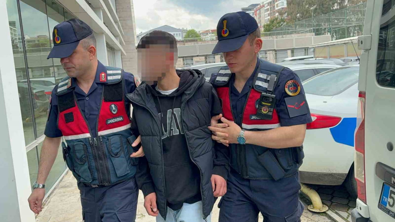 17 YAŞINDAKİ A.C.A.. JANDARMA TARAFINDAN GÖZALTINA ALINDI.