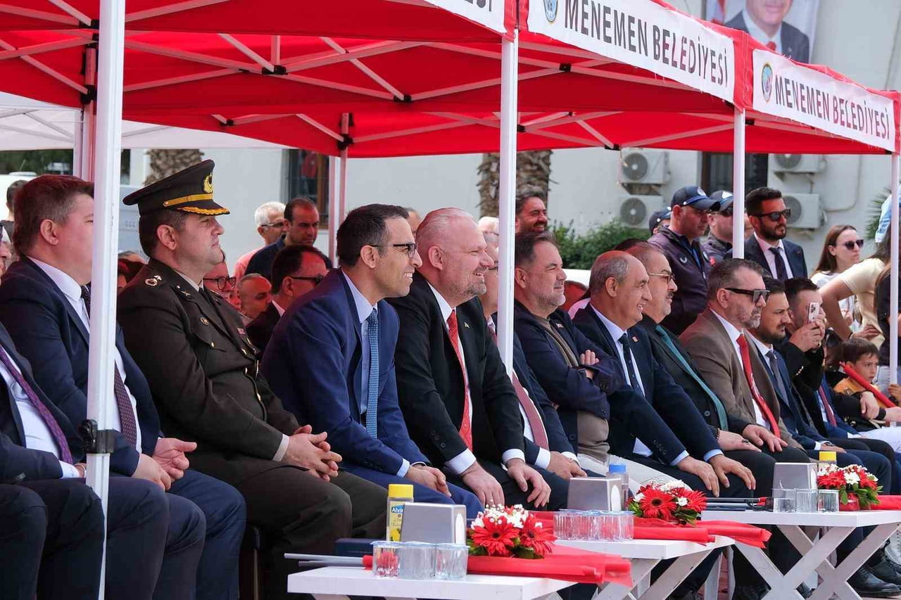 19 MAYIS ATATÜRK'Ü ANMA, GENÇLİK VE SPOR BAYRAMI, MENEMEN'DE GENÇLERİN, ÖĞRENCİLERİN VE...