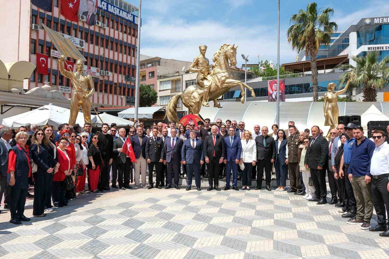 19 MAYIS ATATÜRK'Ü ANMA, GENÇLİK VE SPOR BAYRAMI, MENEMEN'DE GENÇLERİN, ÖĞRENCİLERİN VE...