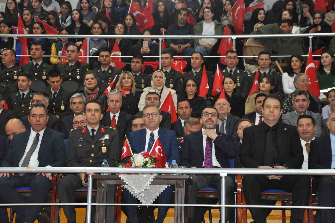 19 MAYIS ATATÜRK’Ü ANMA GENÇLİK VE SPOR BAYRAMI, TÜM YURTTA OLDUĞU GİBİ KARS’TA DA COŞKUYLA...