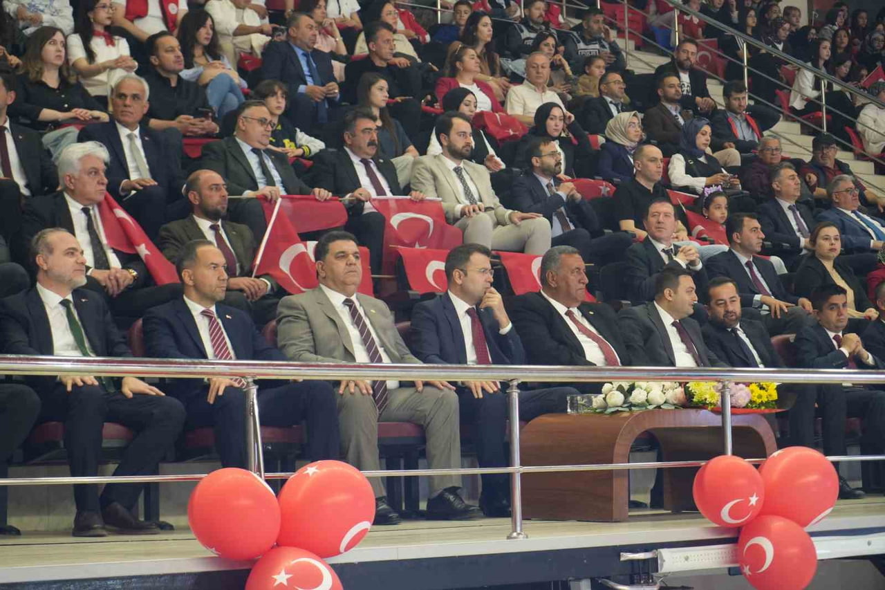 19 MAYIS NİĞDE’DE COŞKUYLA KUTLANDI