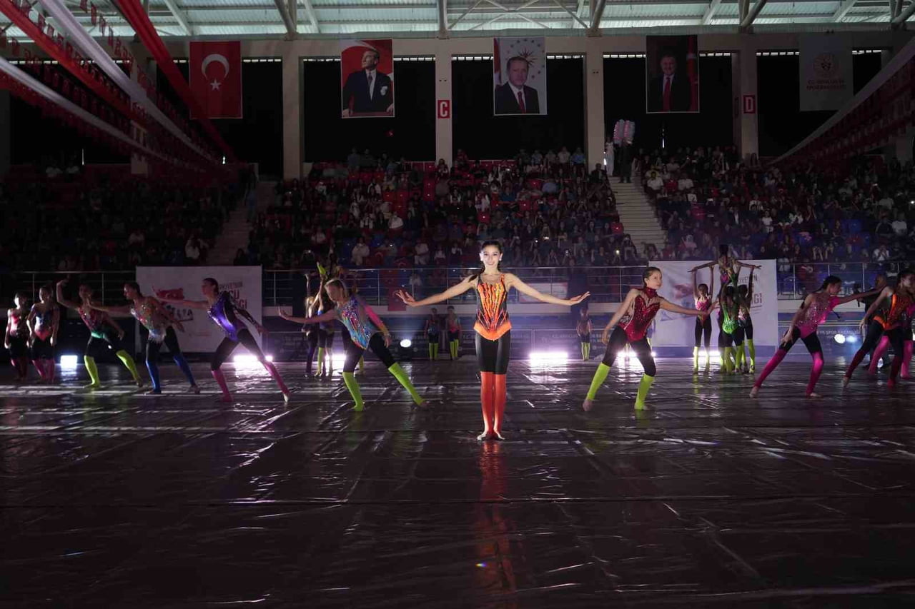 19 MAYIS NİĞDE’DE COŞKUYLA KUTLANDI