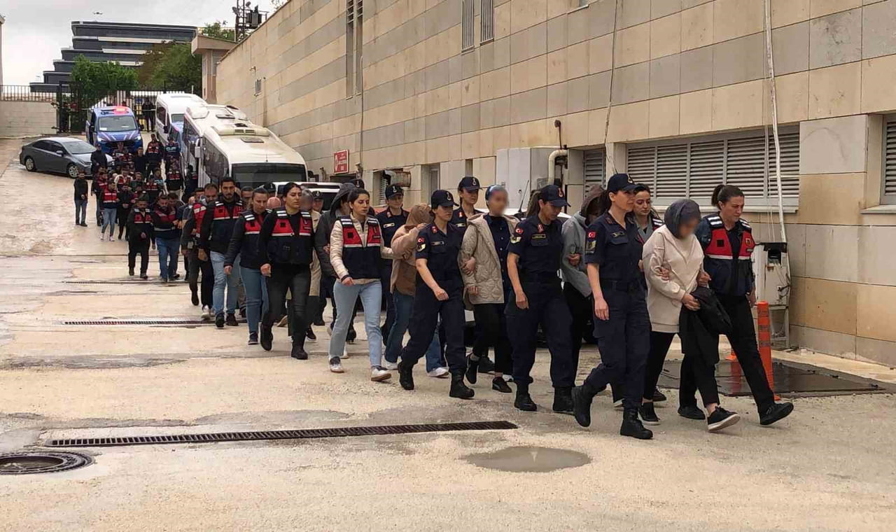 19 ŞÜPHELİ ADLİYEYE SEVK EDİLDİ