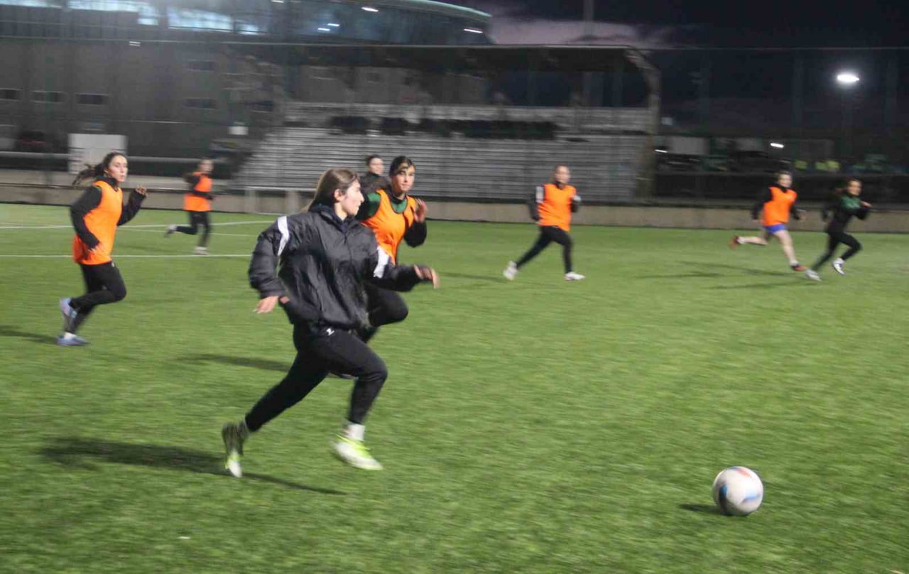 2025 YILINDA KURULAN VE ERZURUM'UN İLK VE TEK KADIN FUTBOL TAKIMI OLMA ÖZELLİĞİNİ TAŞIYAN ERZURUM...