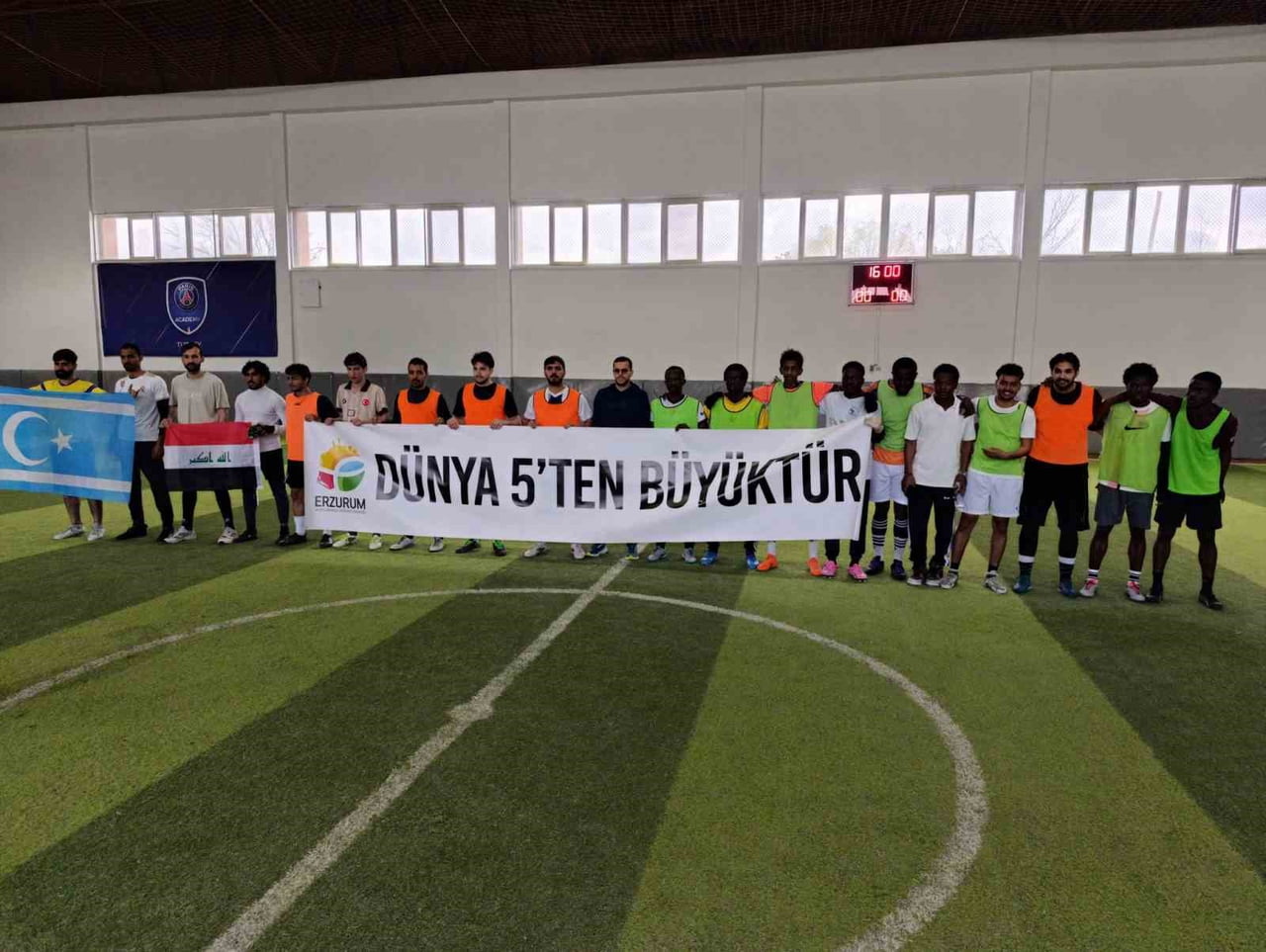 2026 DÜNYA KUPASINA SAYILI GÜNLER KALA ERZURUM'DA, ERZURUM ULUSLARARASI ÖĞRENCİ DERNEĞİNİN EV...