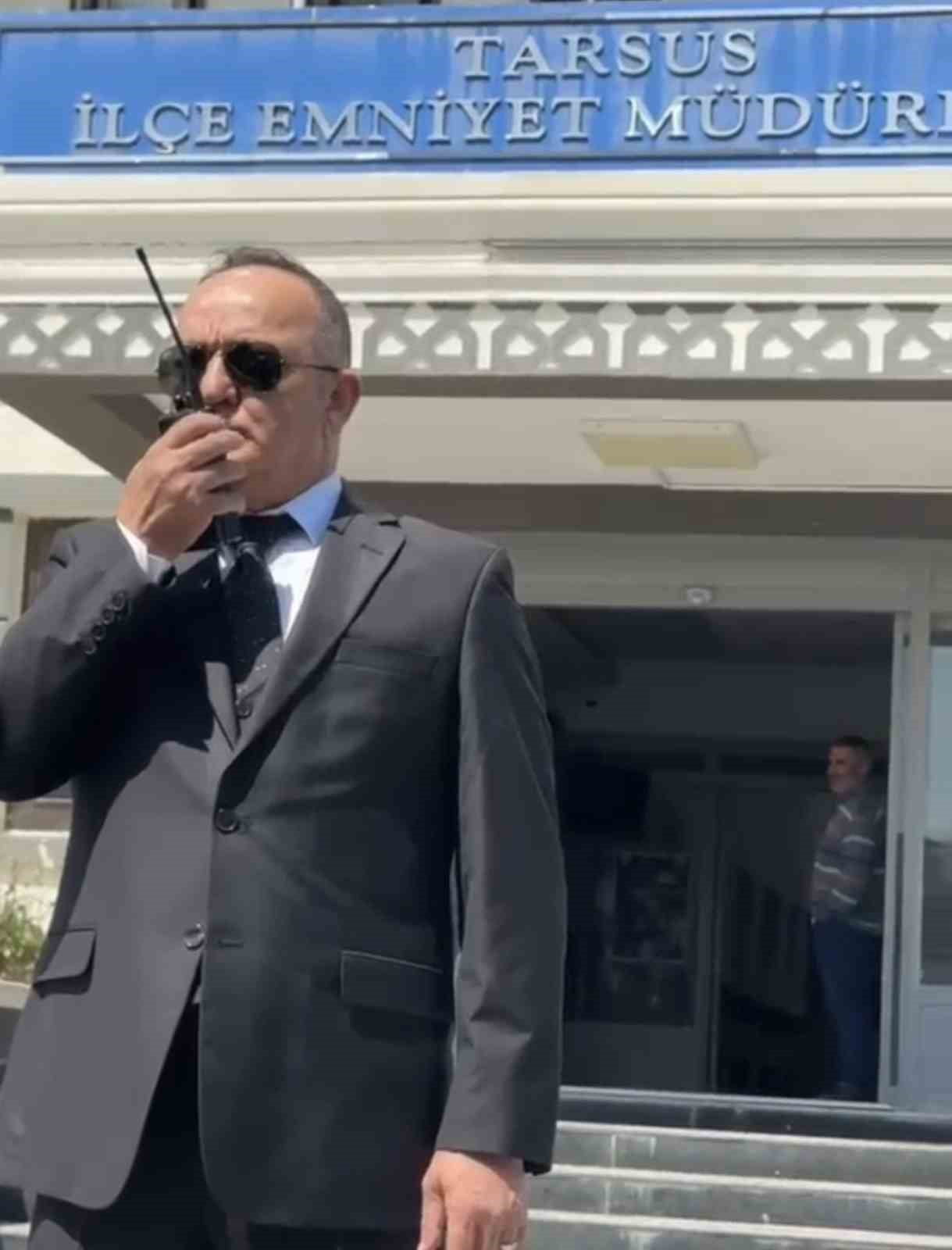 30 YILKIK POLİS MEMURU TUNCAY AYDIN ANONS EDEREK MESLEKE VEDA ETTİ