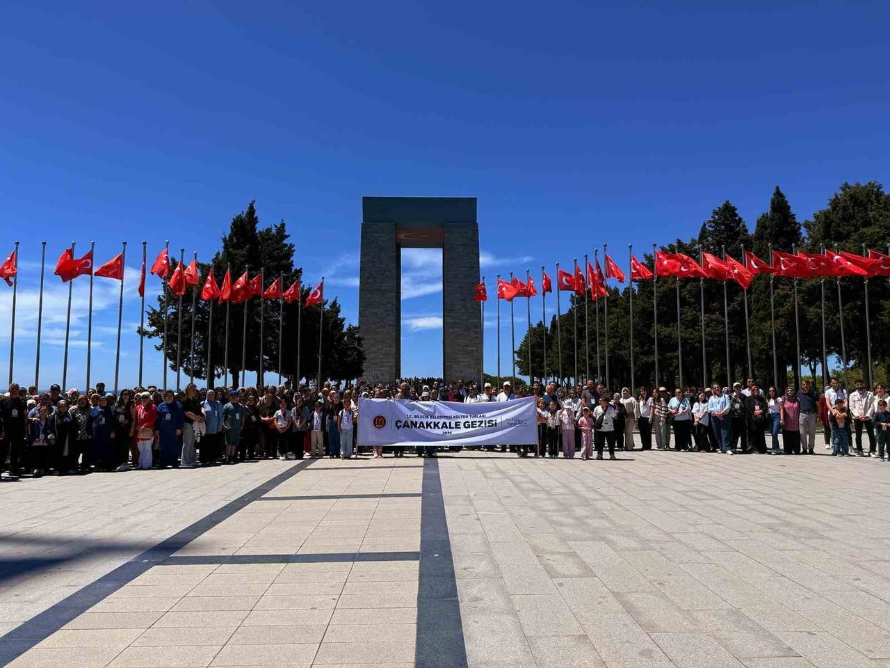 300 KİŞİ ÇANAKKALE GEZİSİ KATILDI