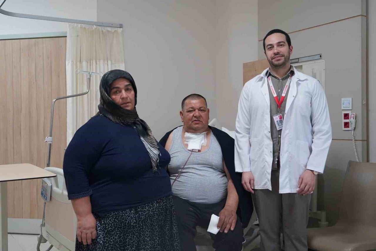 54 YAŞINDAKİ İRFAN BOZAN EŞİ VE DOKTOR