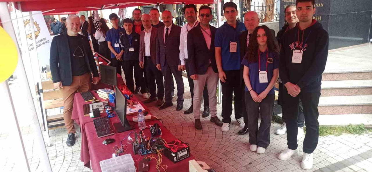 6 FARKLI ALAN İÇERİSİNDE YER ALAN SERGİ DAVETLİLER TARAFINDAN YAKIN İLGİ GÖRDÜ