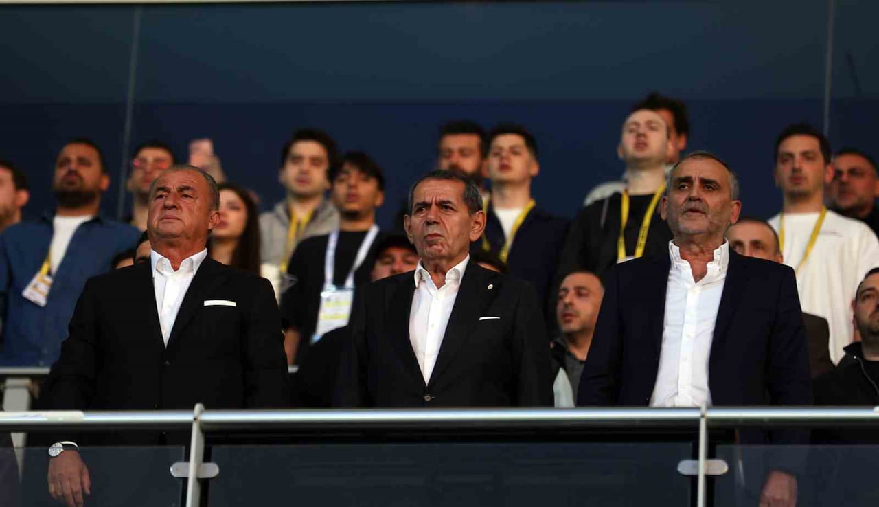 A MİLLİ FUTBOL TAKIMI'NIN VE GALATASARAY'IN ESKİ TEKNİK DİREKTÖRÜ FATİH TERİM, KASIMPAŞA İLE...