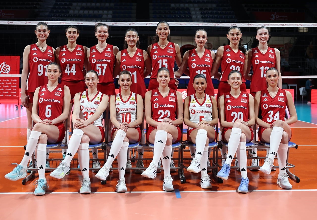 A MİLLİ KADIN VOLEYBOL TAKIMI, POLONYA'YI 3-2 MAĞLUP ETTİ