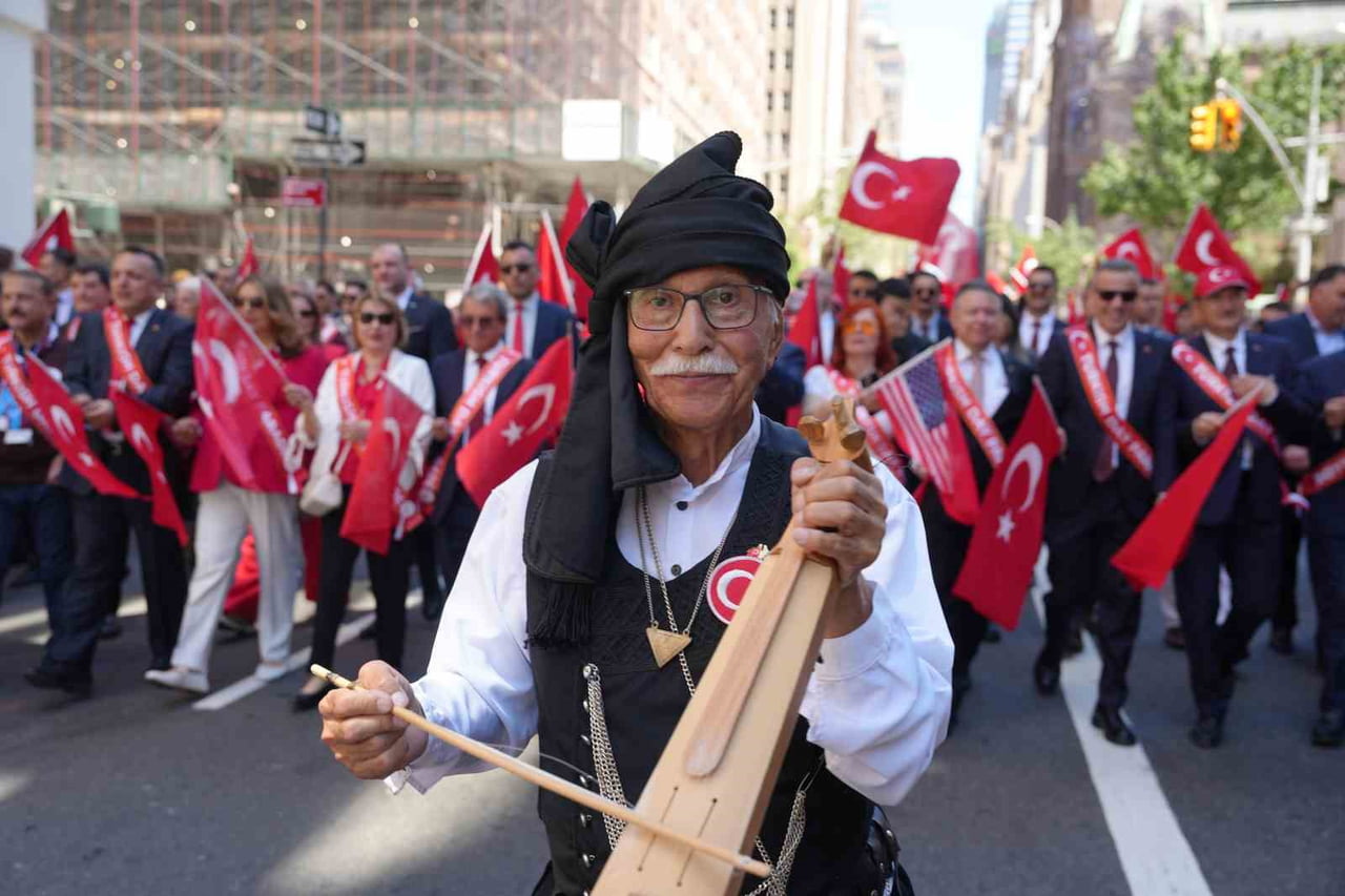 ABD’DE YAŞAYAN TÜRK TOPLUMUNU BİR ARAYA GETİREN GELENEKSEL TÜRK GÜNÜ YÜRÜYÜŞÜ VE FESTİVALİ...