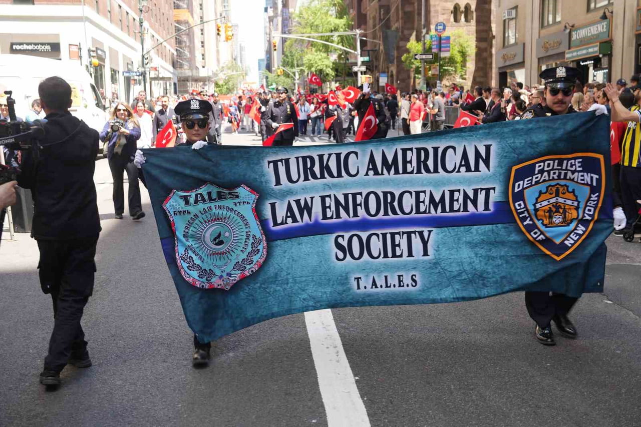 ABD’DE YAŞAYAN TÜRK TOPLUMUNU BİR ARAYA GETİREN GELENEKSEL TÜRK GÜNÜ YÜRÜYÜŞÜ VE FESTİVALİ...